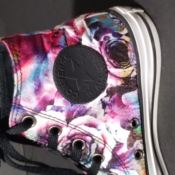 Converse Purple Cabbage Rose Sz 7 Hi Top tennis shoe Great condition - Picture 4 of 10